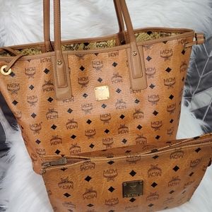 💯 percent Authentic MCM Reversible Tote bag with MCM pouch